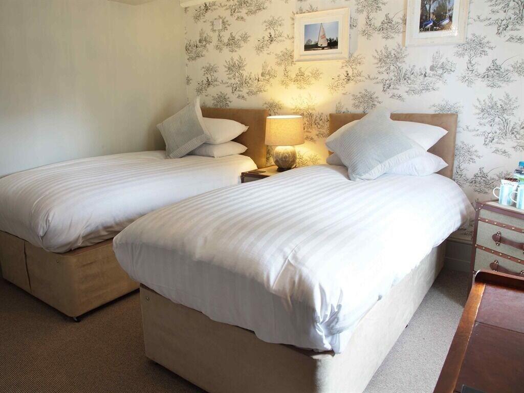 Flower Pot Hotel Sunbury-on-Thames Екстер'єр фото