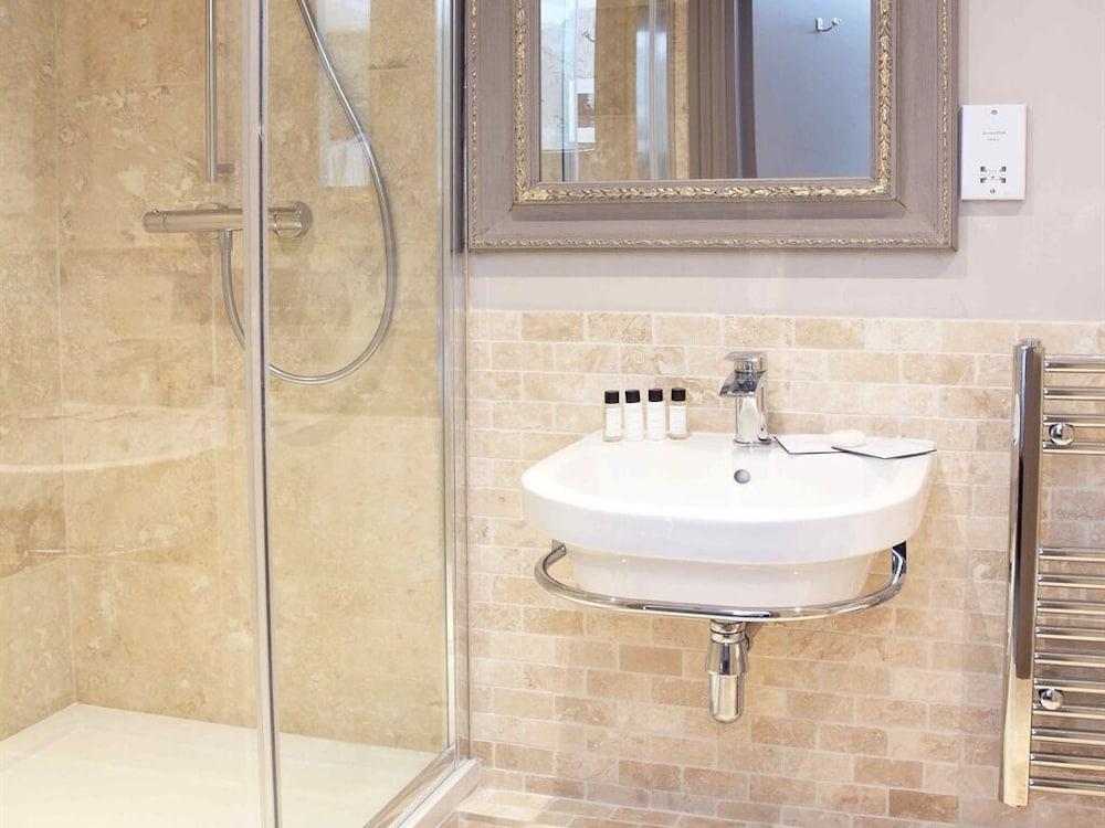Flower Pot Hotel Sunbury-on-Thames Екстер'єр фото