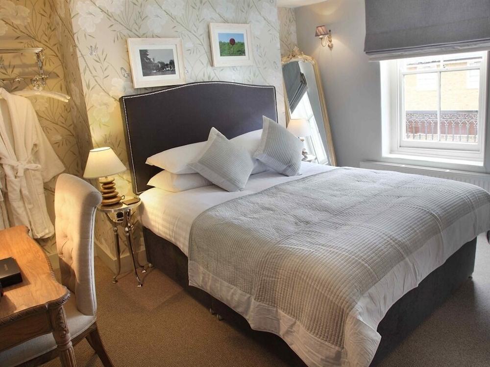 Flower Pot Hotel Sunbury-on-Thames Екстер'єр фото