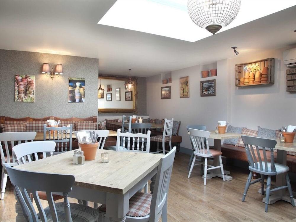 Flower Pot Hotel Sunbury-on-Thames Екстер'єр фото