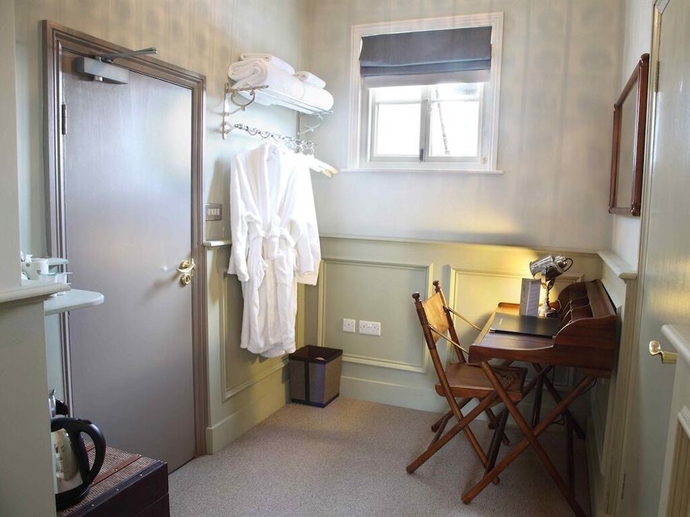Flower Pot Hotel Sunbury-on-Thames Екстер'єр фото
