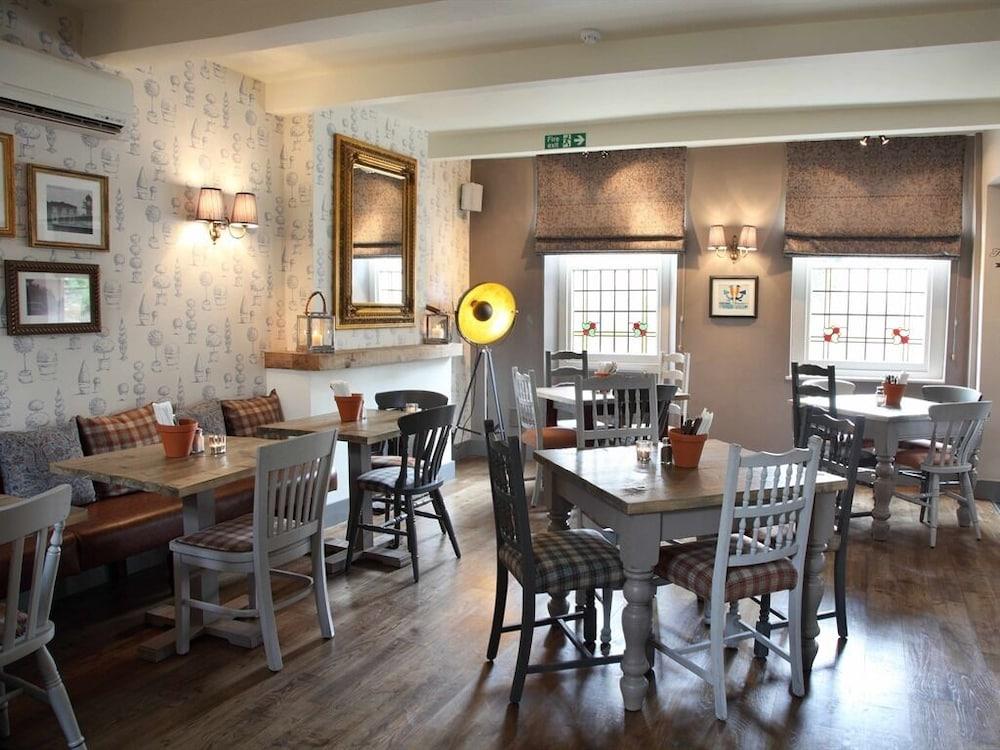 Flower Pot Hotel Sunbury-on-Thames Екстер'єр фото