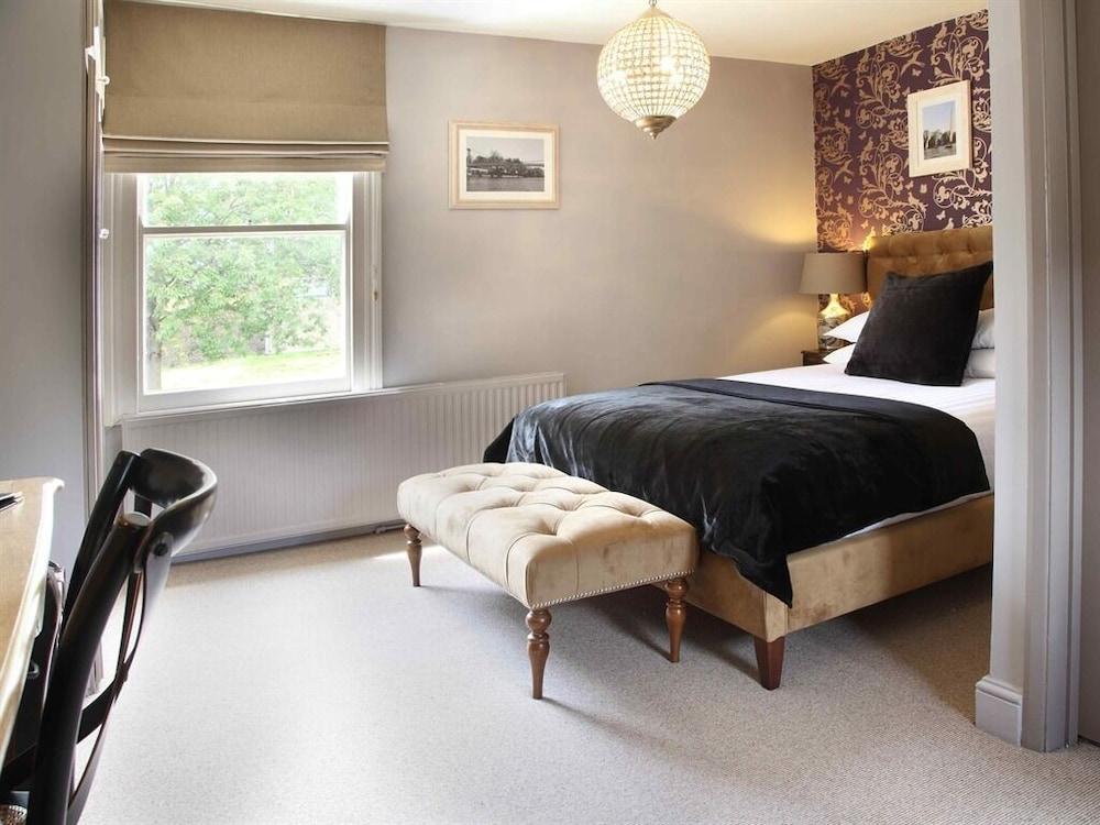 Flower Pot Hotel Sunbury-on-Thames Екстер'єр фото