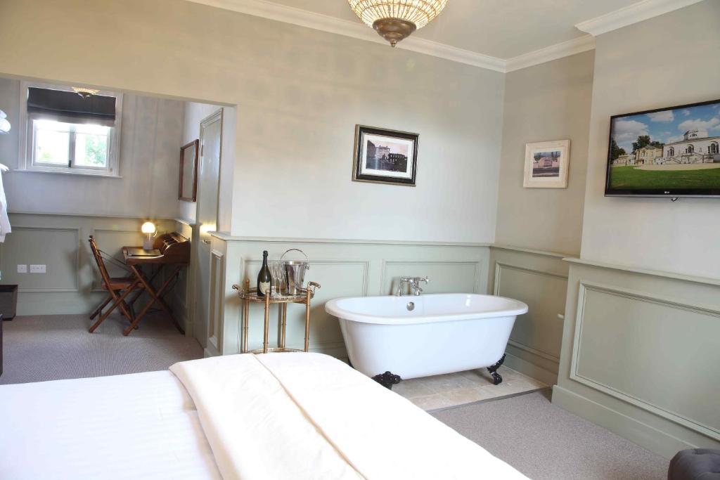 Flower Pot Hotel Sunbury-on-Thames Номер фото