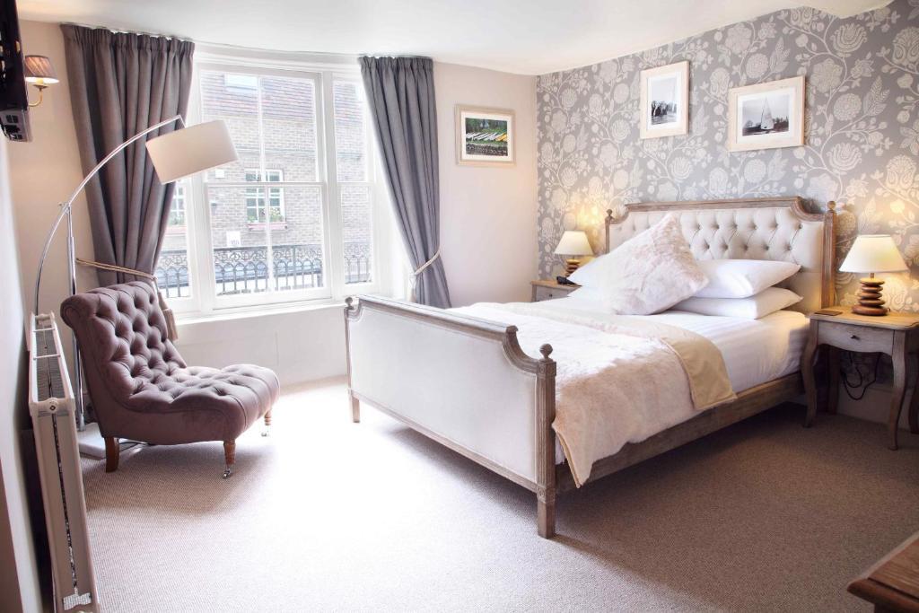 Flower Pot Hotel Sunbury-on-Thames Номер фото