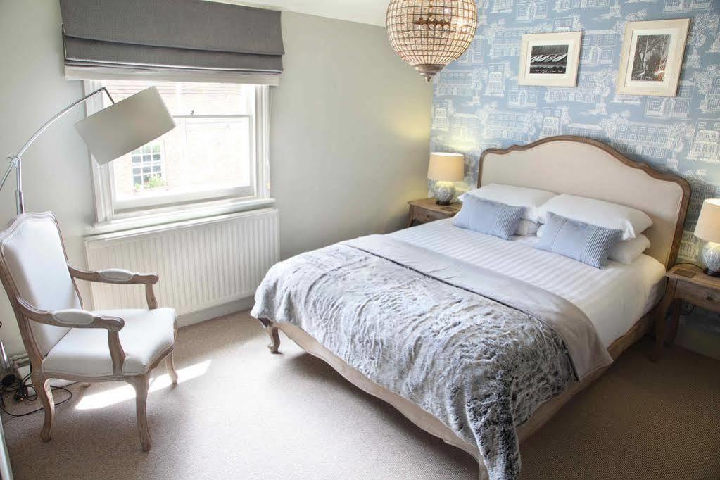 Flower Pot Hotel Sunbury-on-Thames Екстер'єр фото